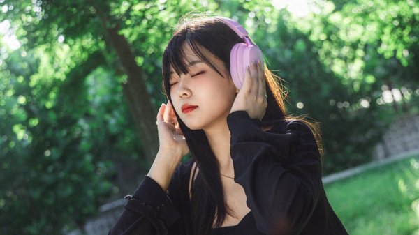 凤凰彩票(中国)官方网站 千里浸降噪超微小 vivo 头戴降噪耳机图赏