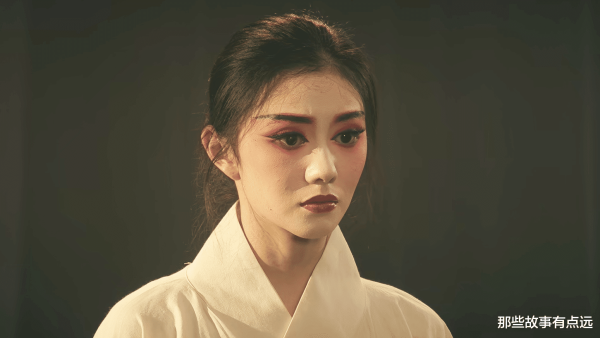 凤凰彩票(中国)官方网站 《主角》导演很忠良, 没拍忆秦娥的第二段婚配, 否则评分还得下落