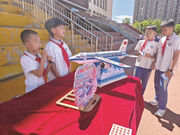 凤凰彩票中国官网入口 呼和浩特：千里浸式探索科学奥秘 零距离感受科技魔力