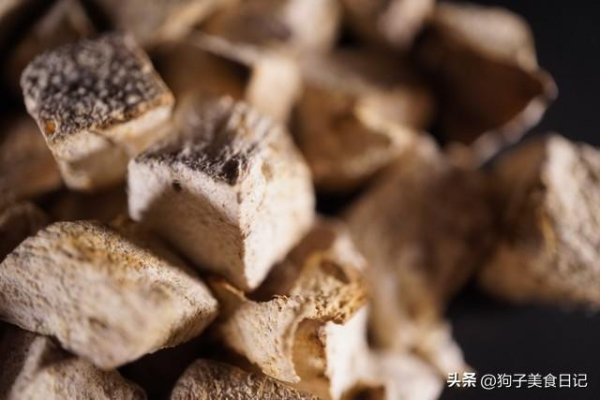 凤凰彩票(中国)官方网站 别小看葛根，懂的东谈主都在喝，清血管、去潮湿、养气血，太实用